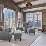 New Timber With Stunning Views & Comfort * Beitostolen